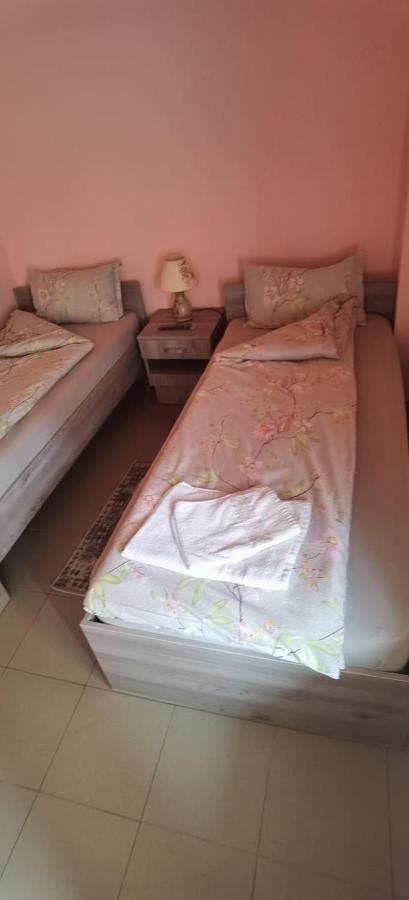 Pensiune Si Cazare La Mitza Giarmata Ngoại thất bức ảnh